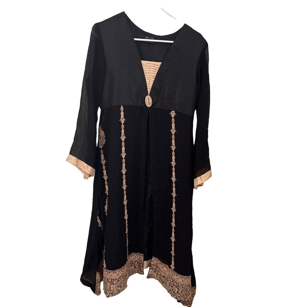 Needles Concepts black/Cream 3/4” sleeved midi dress